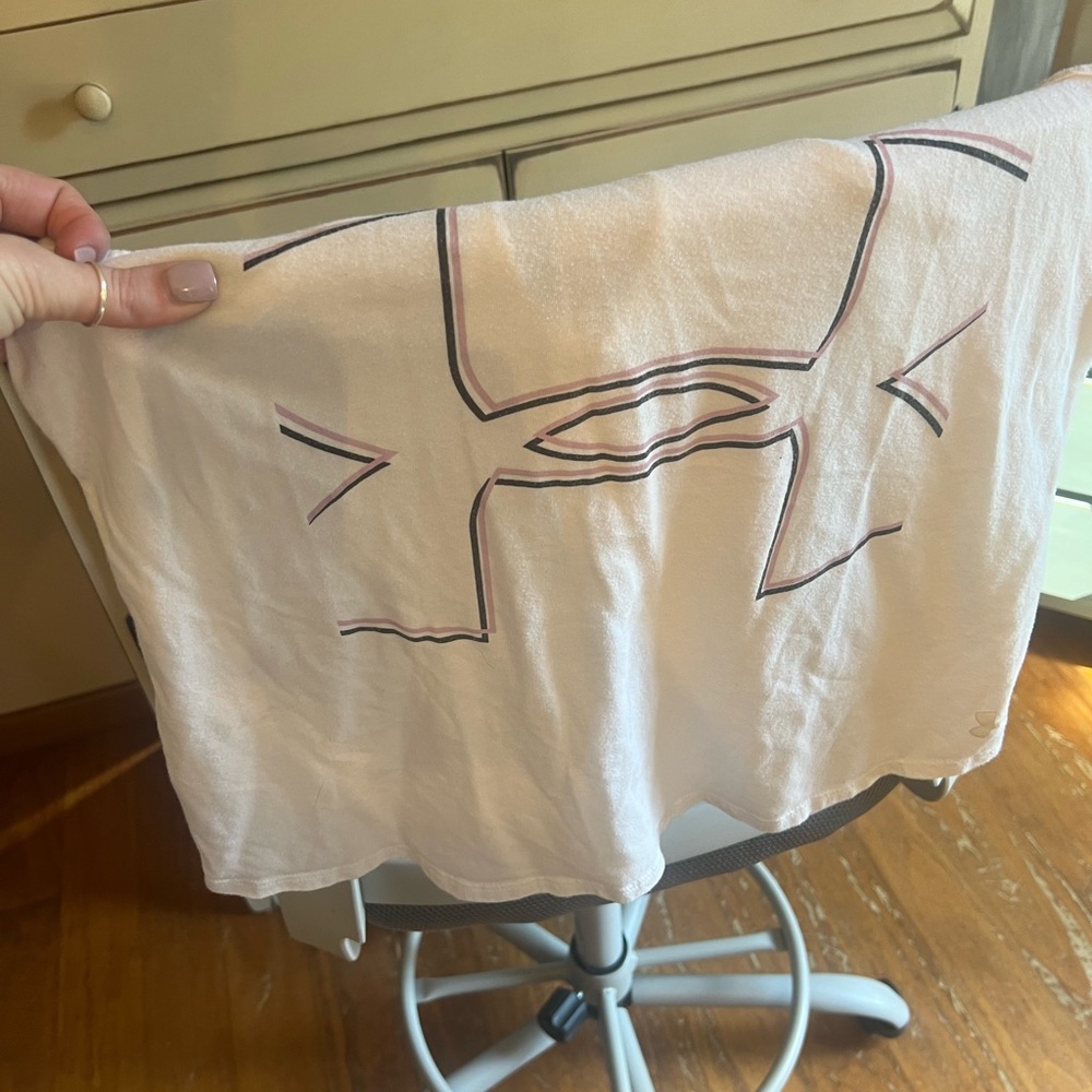 Women’s medium under armour tank